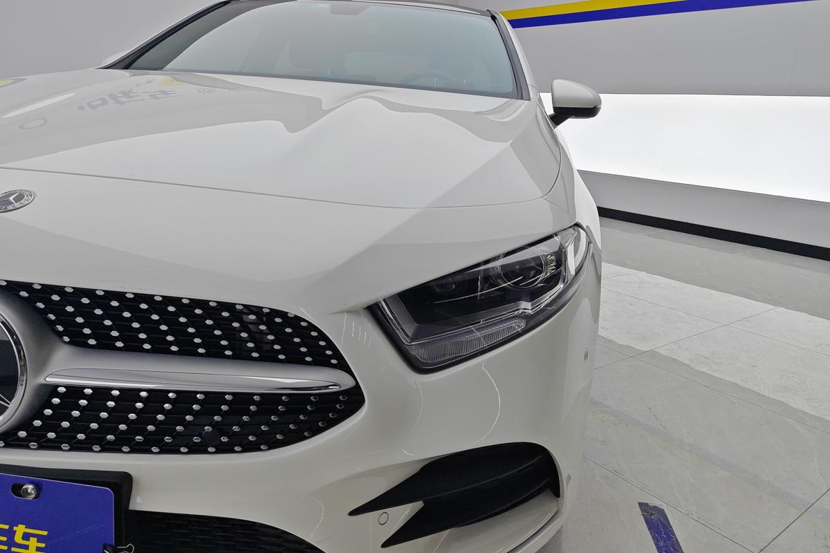 二手奔驰A级 2020款 二次改款 A 180 L 运动轿车图片2