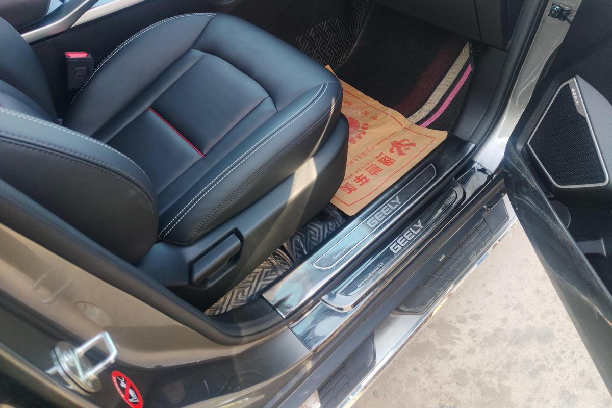 二手博越 2018款 1.8TD 自动两驱智联型4G互联版图片6