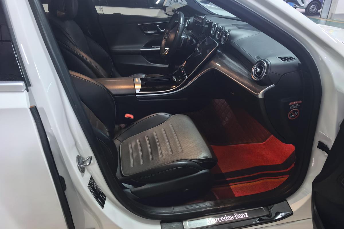二手奔驰C级 2022款 改款 C 260 L 运动版图片6