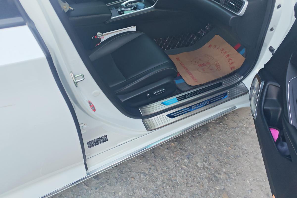 二手雅阁 2022款 锐·混动 2.0L 幻夜·锐智版图片6