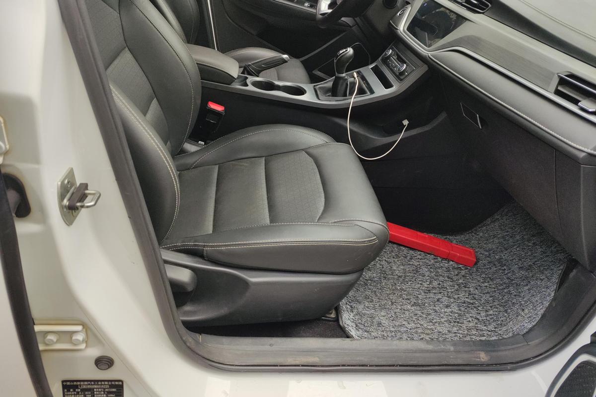 二手帝豪 2021款 UP 1.5L 手动豪华型图片6