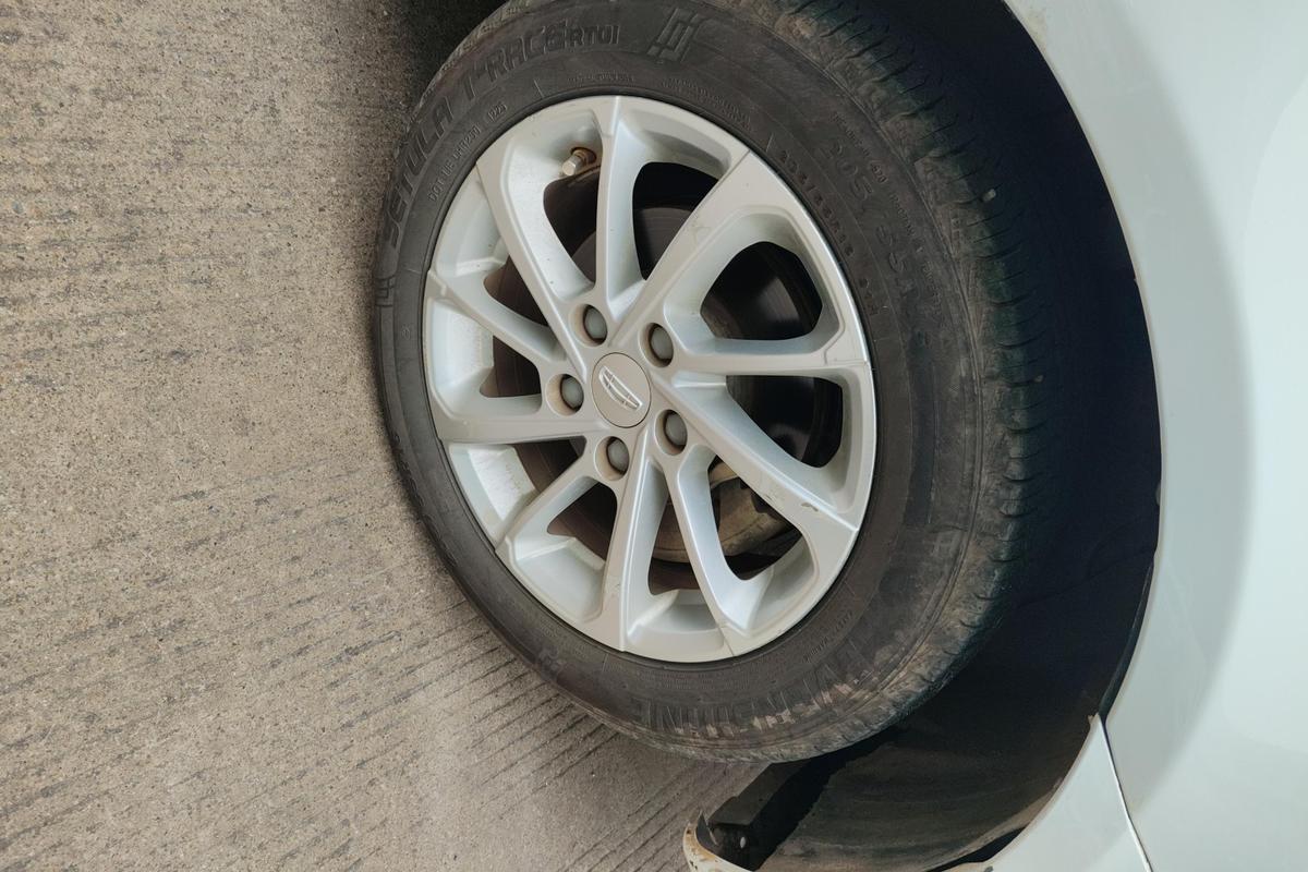 二手帝豪 2021款 UP 1.5L 手动豪华型图片5