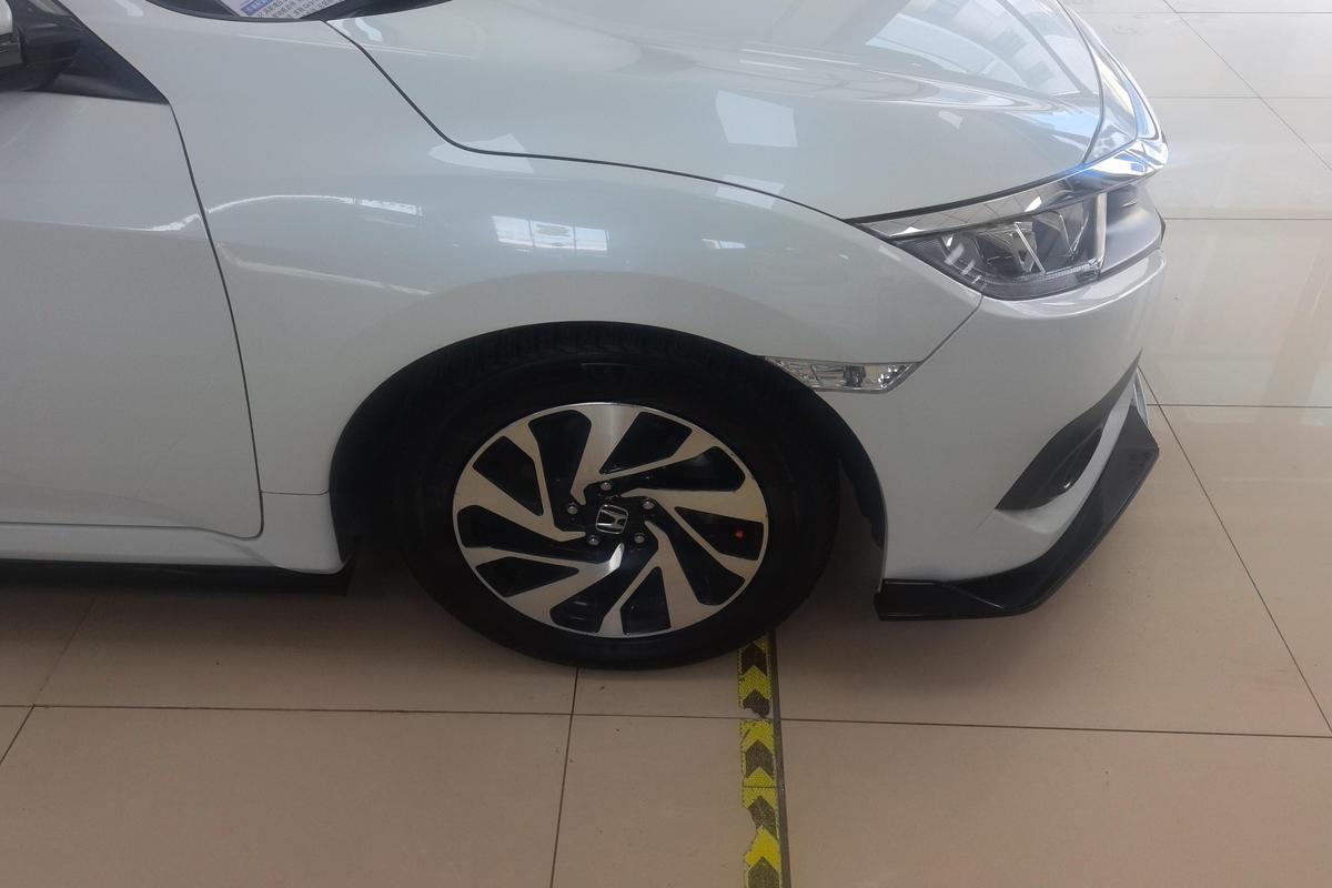 二手思域 2016款 220TURBO 手动豪华版图片5