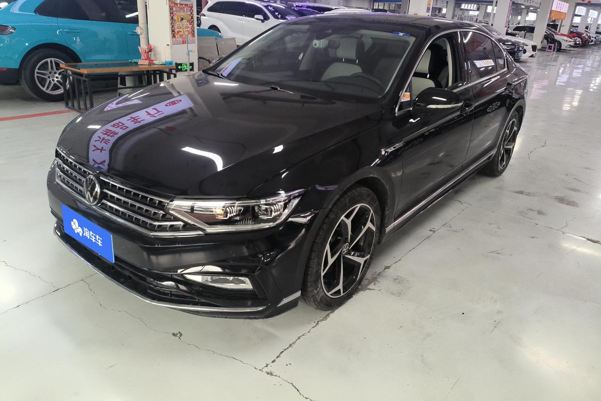 二手迈腾 2023款 200万辆纪念版 330TSI DSG豪华型图片1