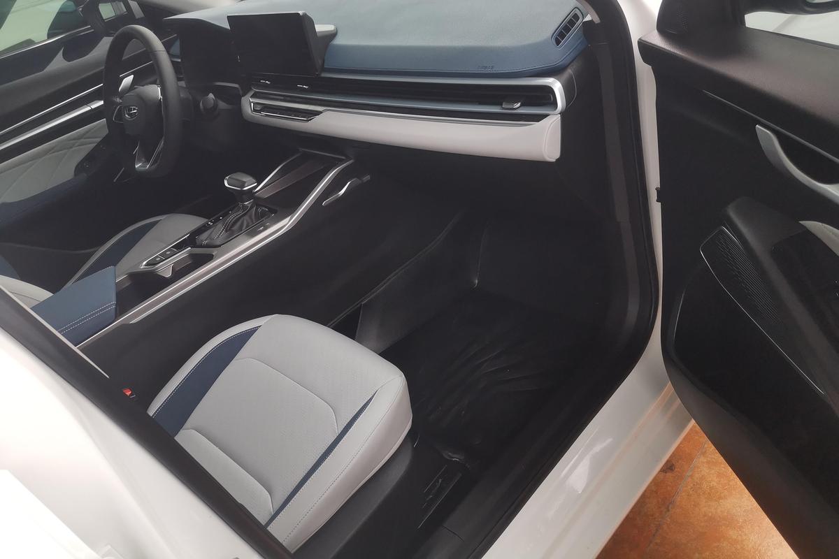 二手帝豪 2022款 第4代 1.5L CVT旗舰型图片6