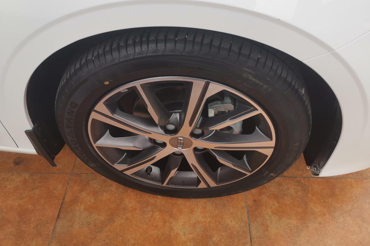 二手帝豪 2022款 第4代 1.5L CVT旗舰型图片5