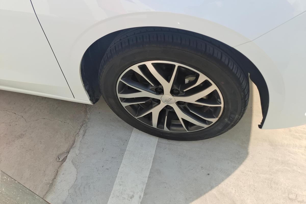 二手帝豪 2022款 第4代 1.5L CVT豪华型图片5