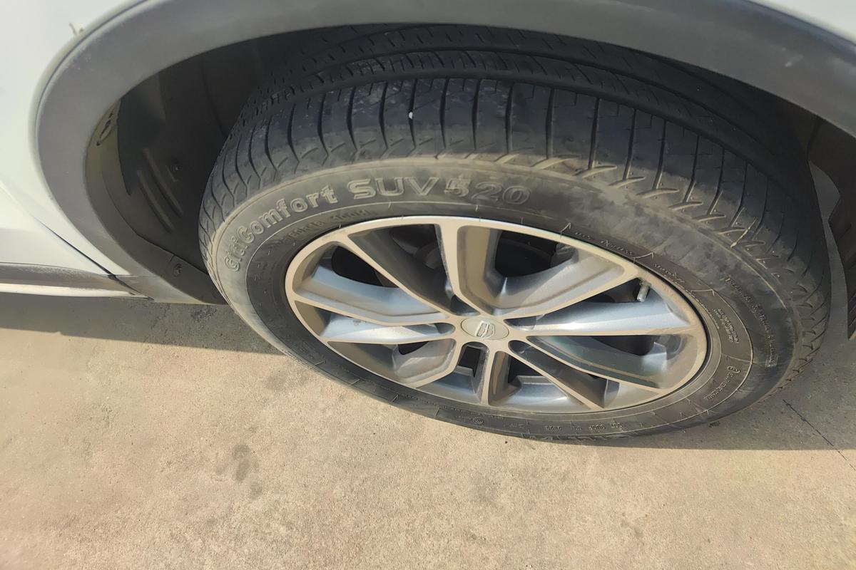 二手博越 2018款 1.8TD 自动两驱智联型4G互联版图片5