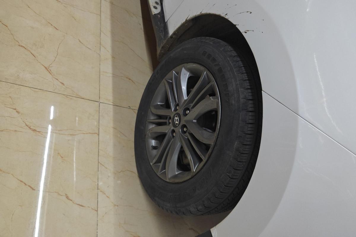 二手现代ix35 2015款 2.0L 自动两驱智能型 国IV图片5