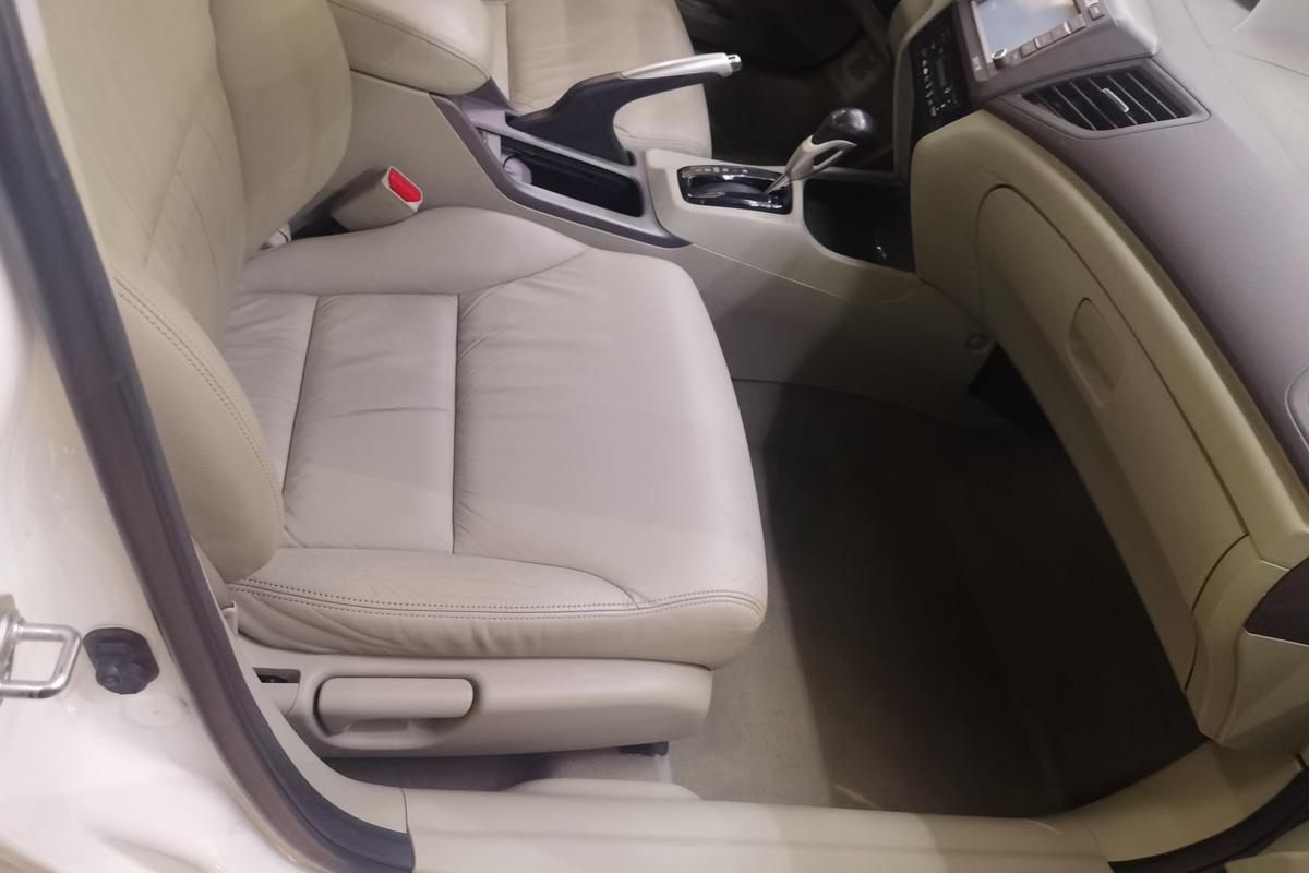 二手思域 2013款 十周年纪念 1.8L 自动豪华版图片6