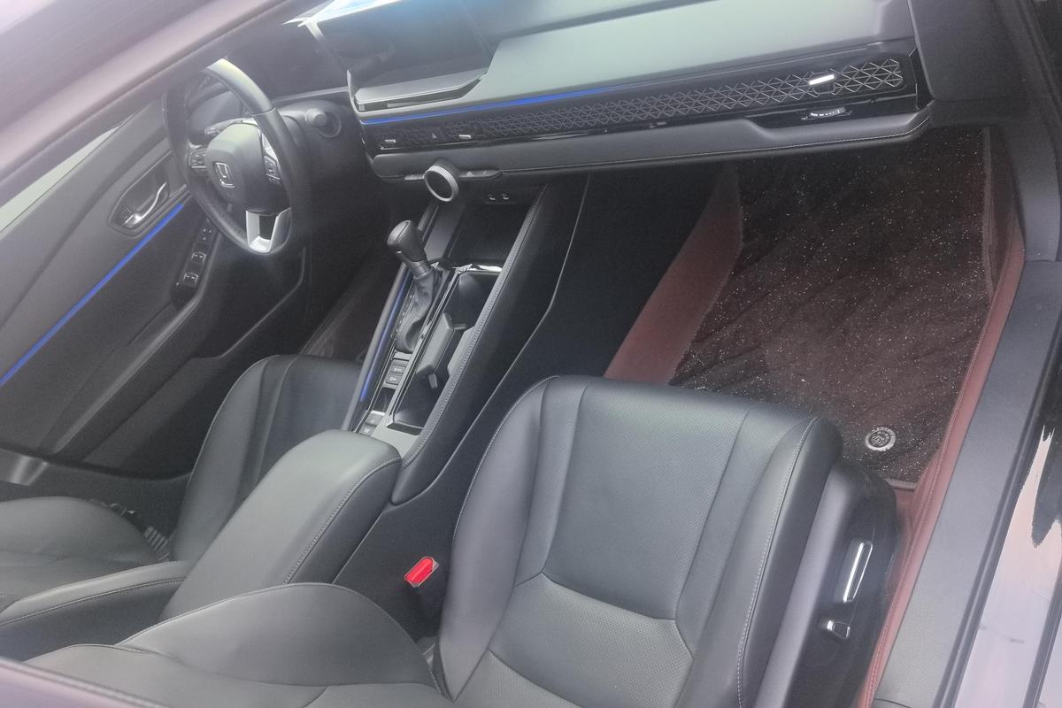 二手雅阁 2024款 锐·T动 260TURBO 尊贵版图片6