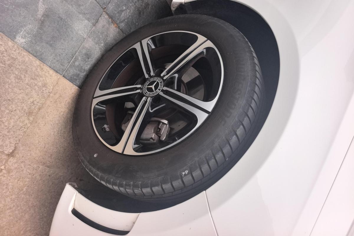 二手奔驰A级 2022款 改款 A 200 L 运动轿车时尚版图片5