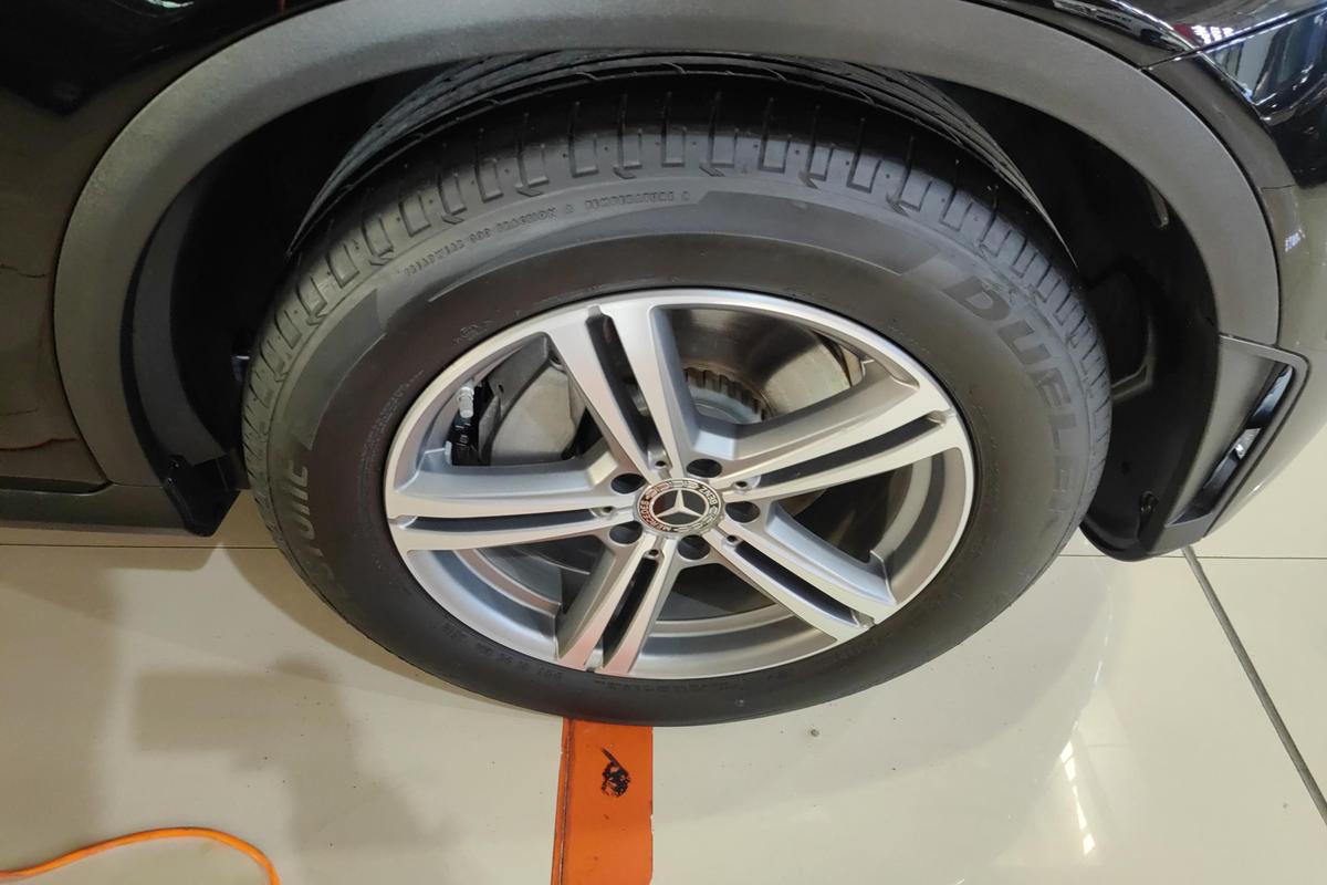 二手奔驰GLC 2020款 GLC 260 L 4MATIC 豪华型图片5