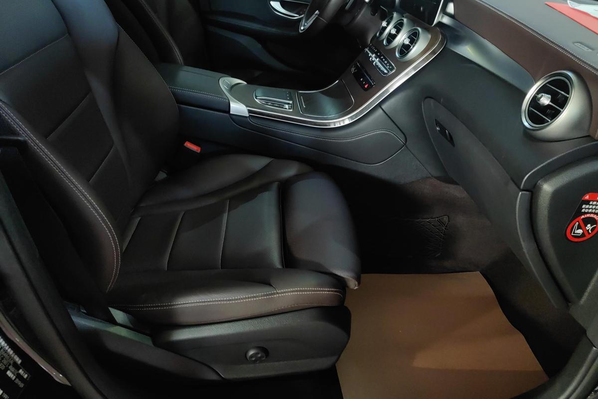 二手奔驰GLC 2020款 GLC 260 L 4MATIC 豪华型图片6