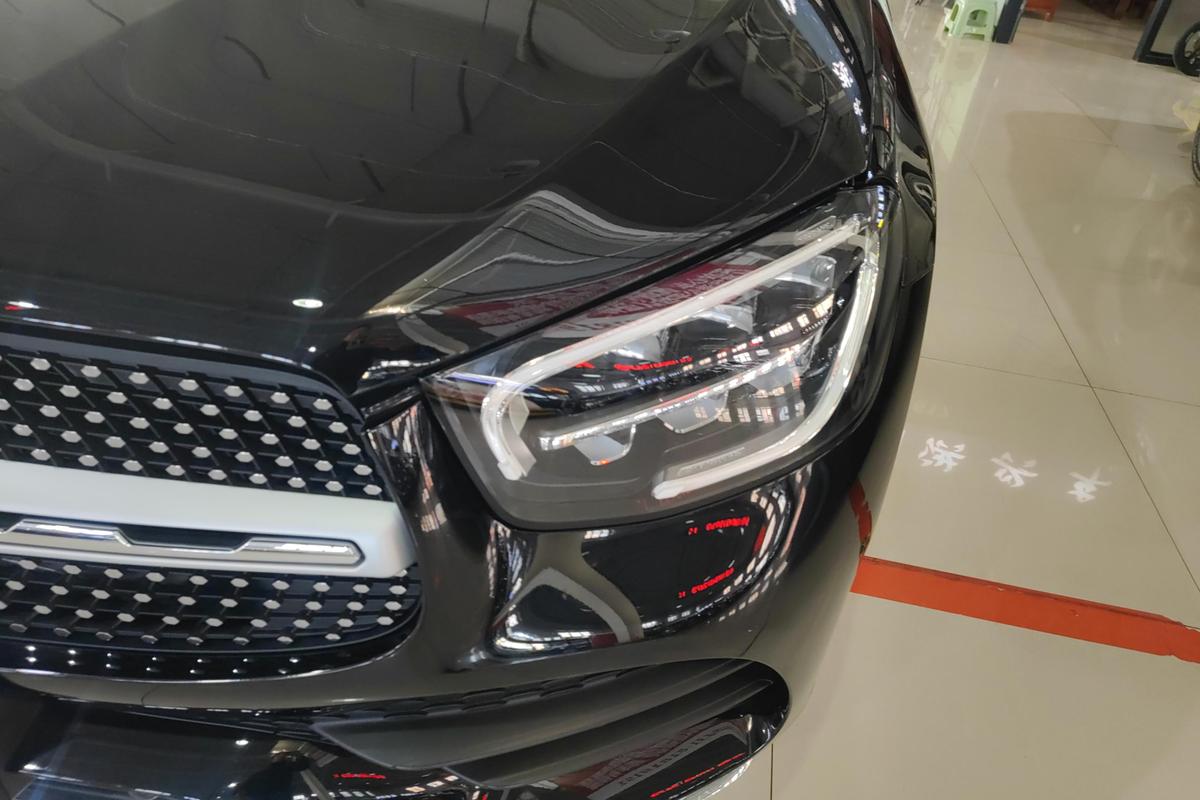 二手奔驰GLC 2020款 GLC 260 L 4MATIC 豪华型图片2