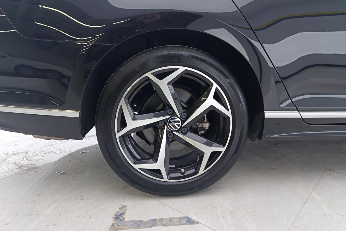 二手迈腾 2023款 200万辆纪念版 330TSI DSG豪华型图片5