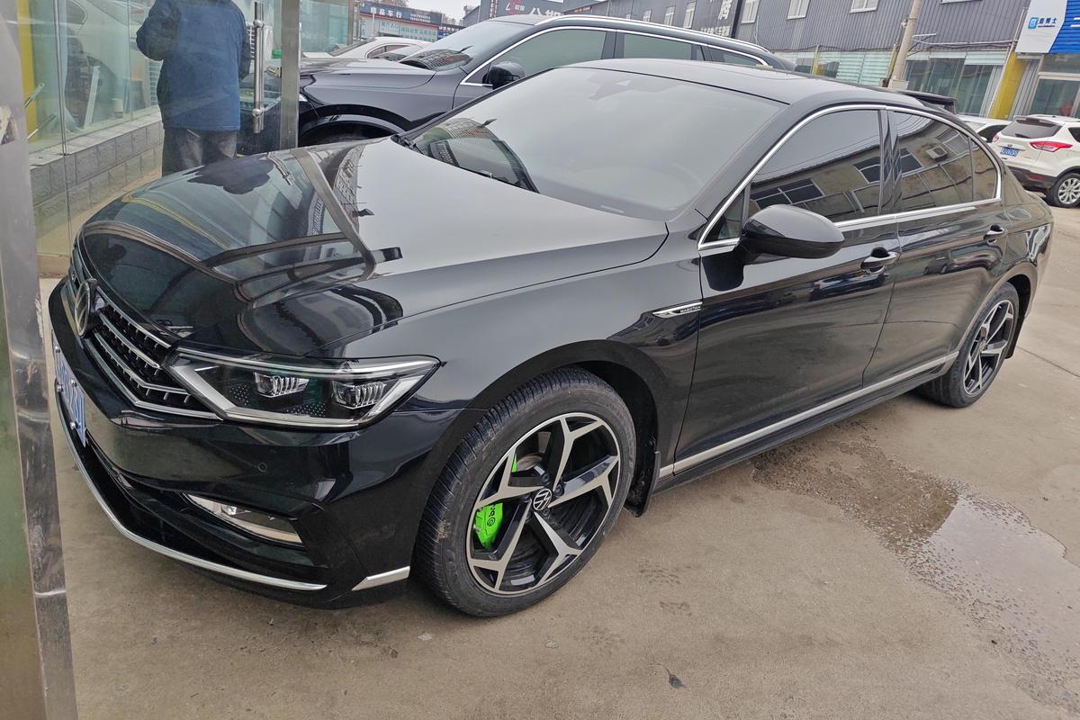 二手迈腾 2023款 200万辆纪念版 330TSI DSG豪华型图片1