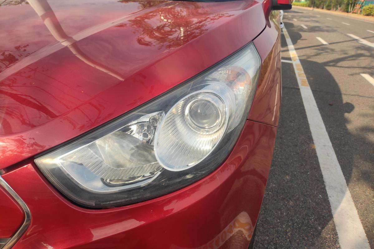 二手现代ix35 2012款 2.0L 自动两驱精英版GLS图片2