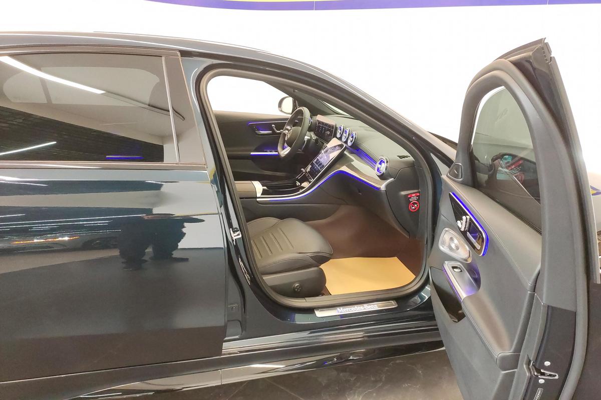 二手奔驰C级 2024款 三次改款 C 260 L 皓夜运动版图片6