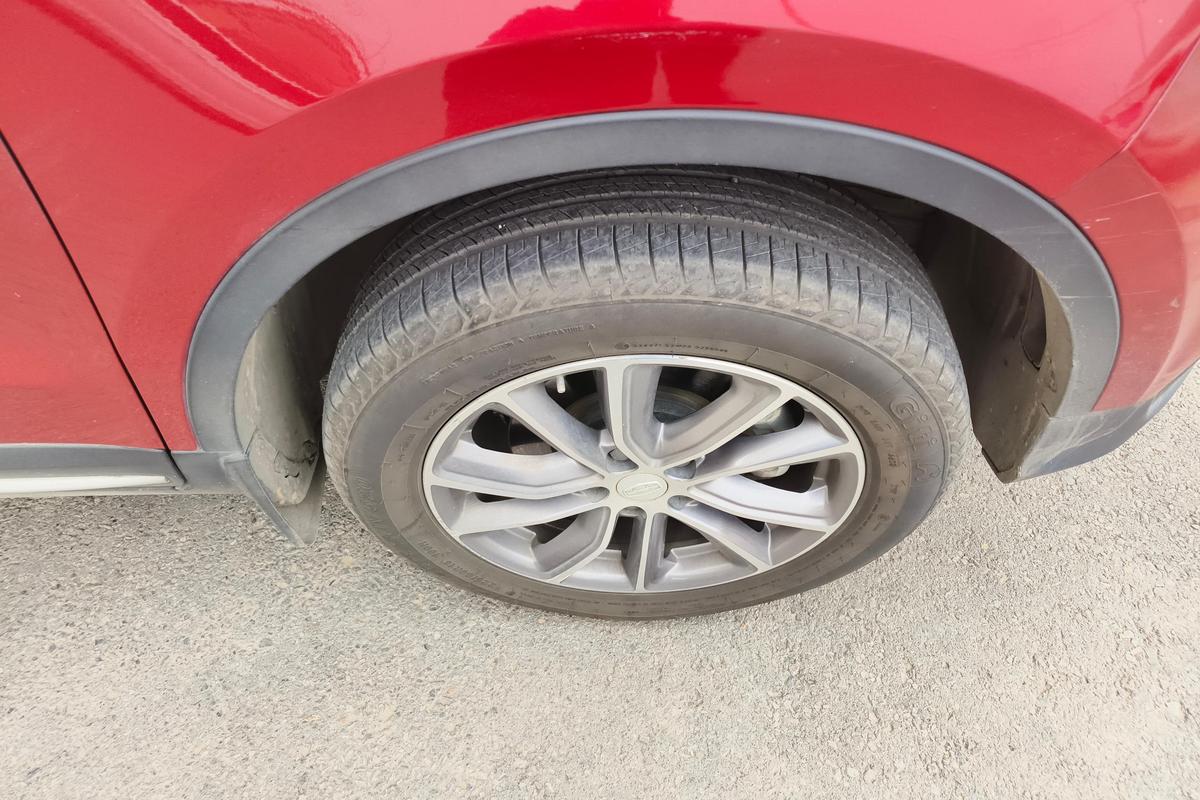 二手博越 2018款 1.8TD 自动两驱智联型4G互联版图片5