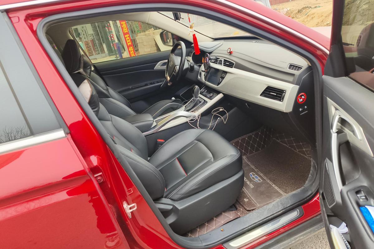 二手博越 2018款 1.8TD 自动两驱智联型4G互联版图片6