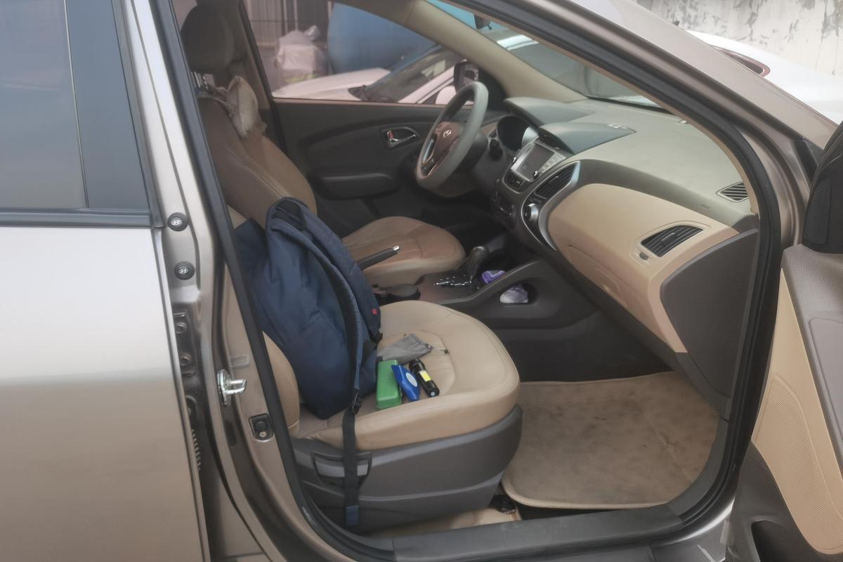 二手现代ix35 2012款 2.0L 自动两驱精英版GLS图片6