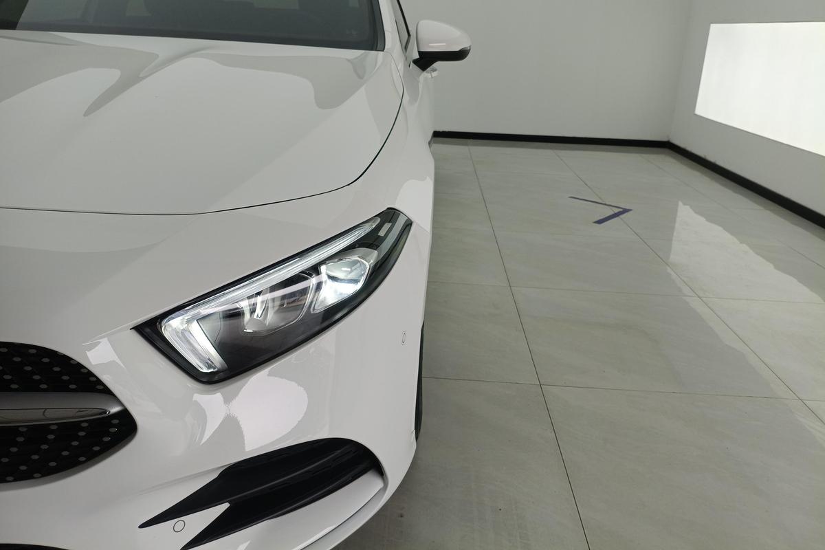 二手奔驰A级 2022款 二次改款 A 200 L 运动轿车时尚版图片2