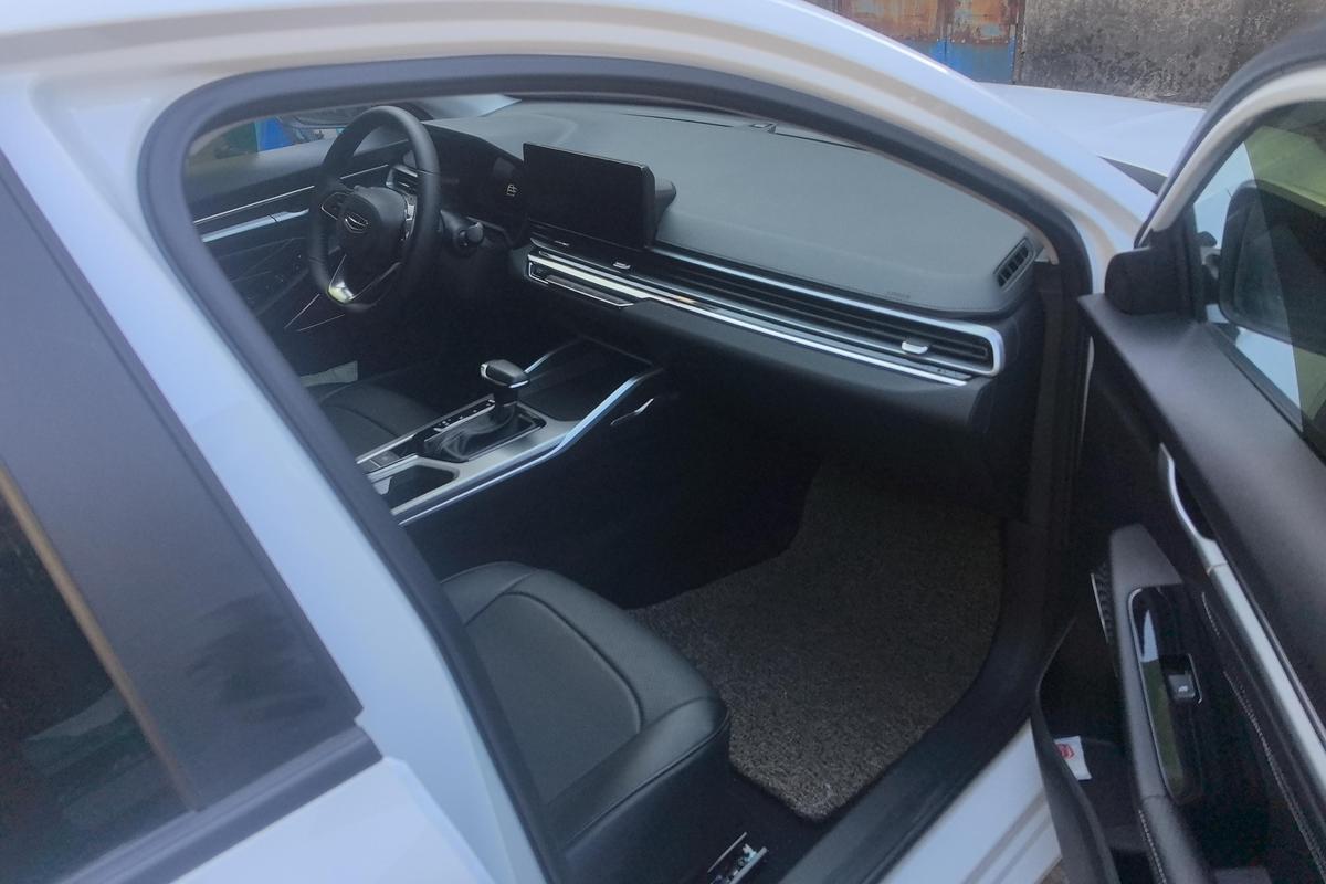 二手帝豪 2022款 第4代 1.5L CVT精英型图片6