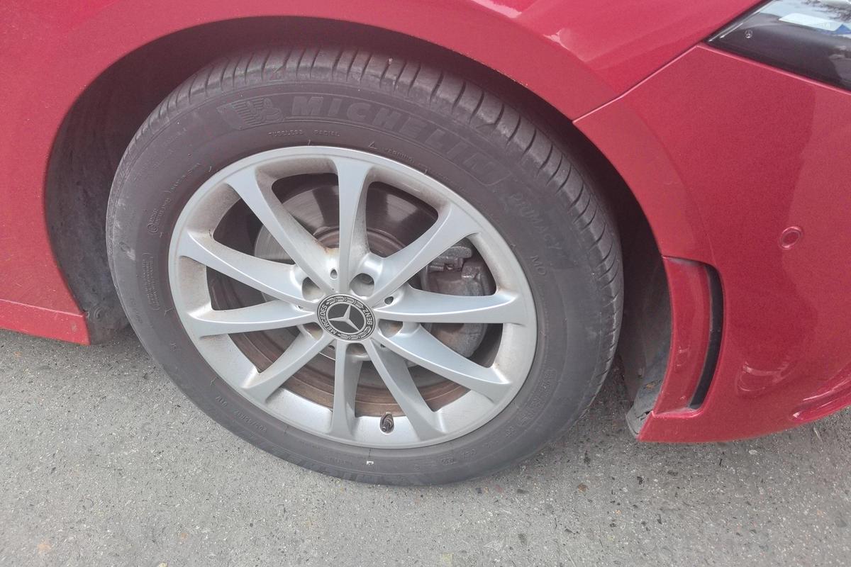 二手奔驰A级 2022款 A 200 L 运动轿车动感版图片5