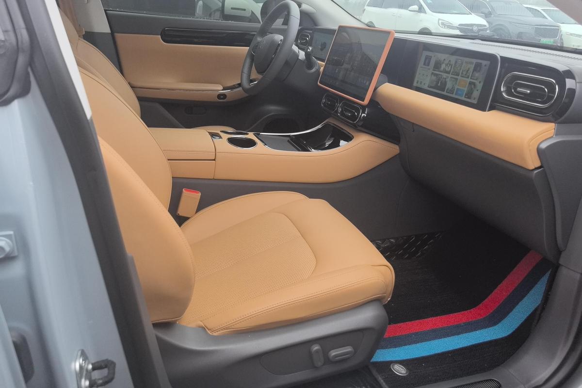 二手零跑C01 2024款 增程式 316尊享版图片6