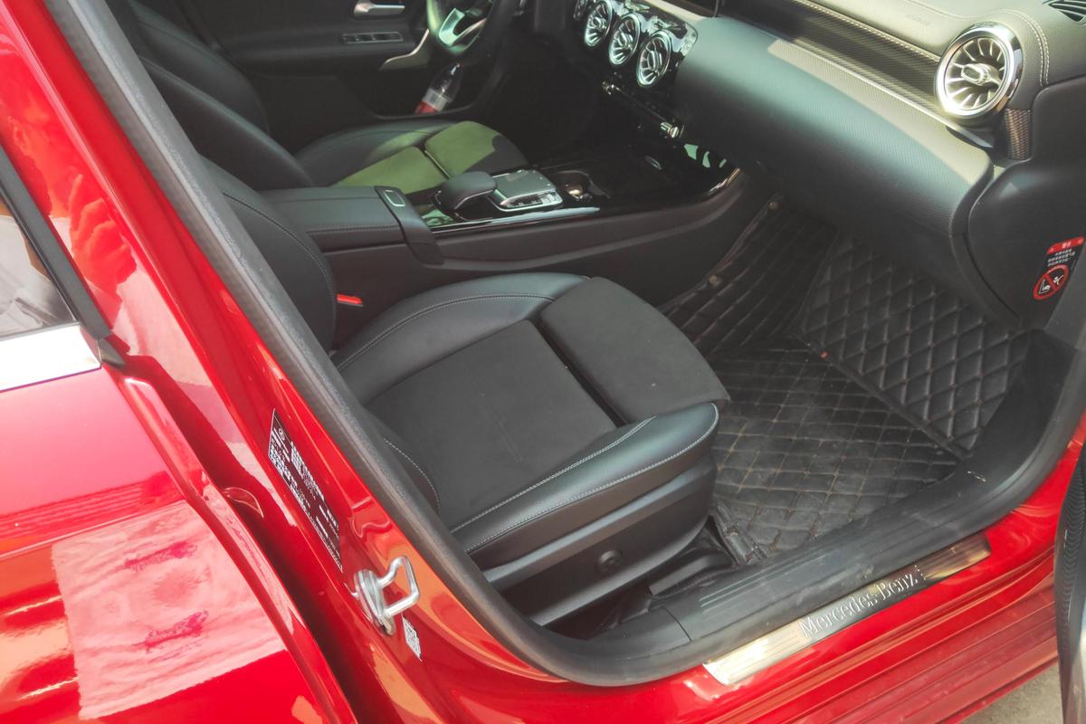 二手奔驰A级 2020款 A 200 L 运动轿车图片6