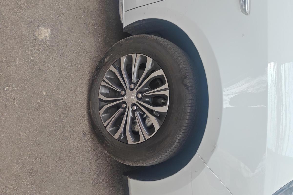 二手别克GL8 2023款 陆上公务舱 2.0T 豪华型图片5