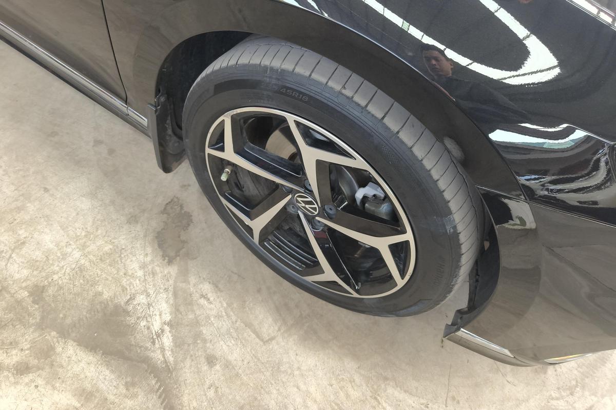 二手迈腾 2023款 200万辆纪念版 330TSI DSG豪华型图片5