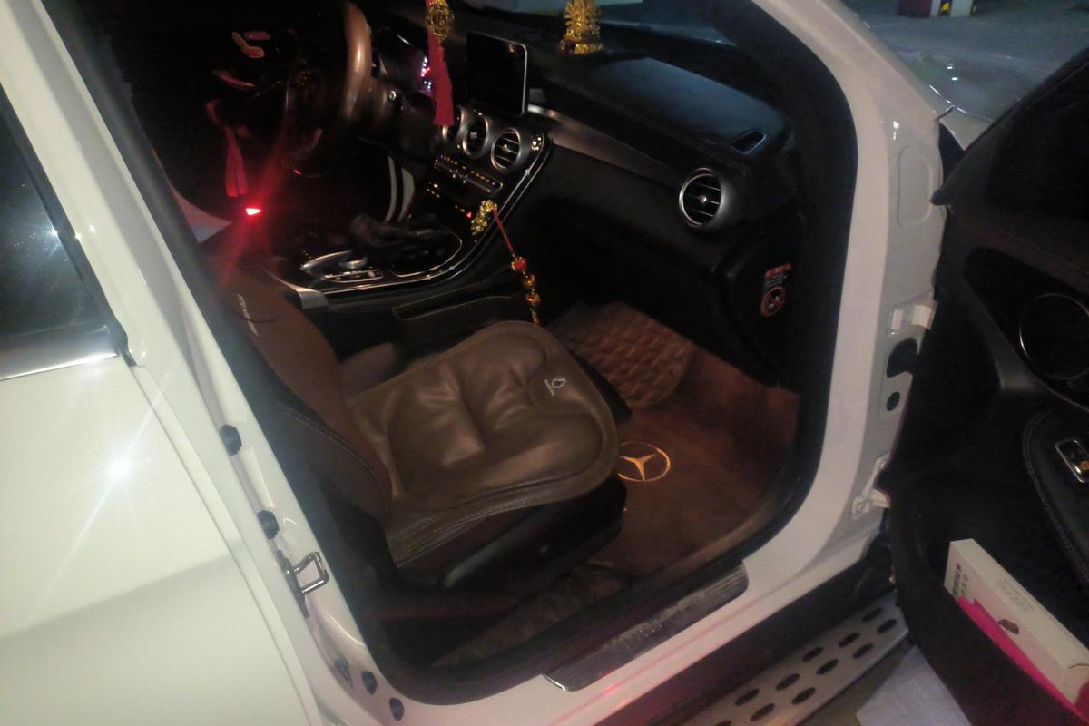 二手奔驰GLC 2018款 改款 GLC 260 4MATIC 豪华型图片6