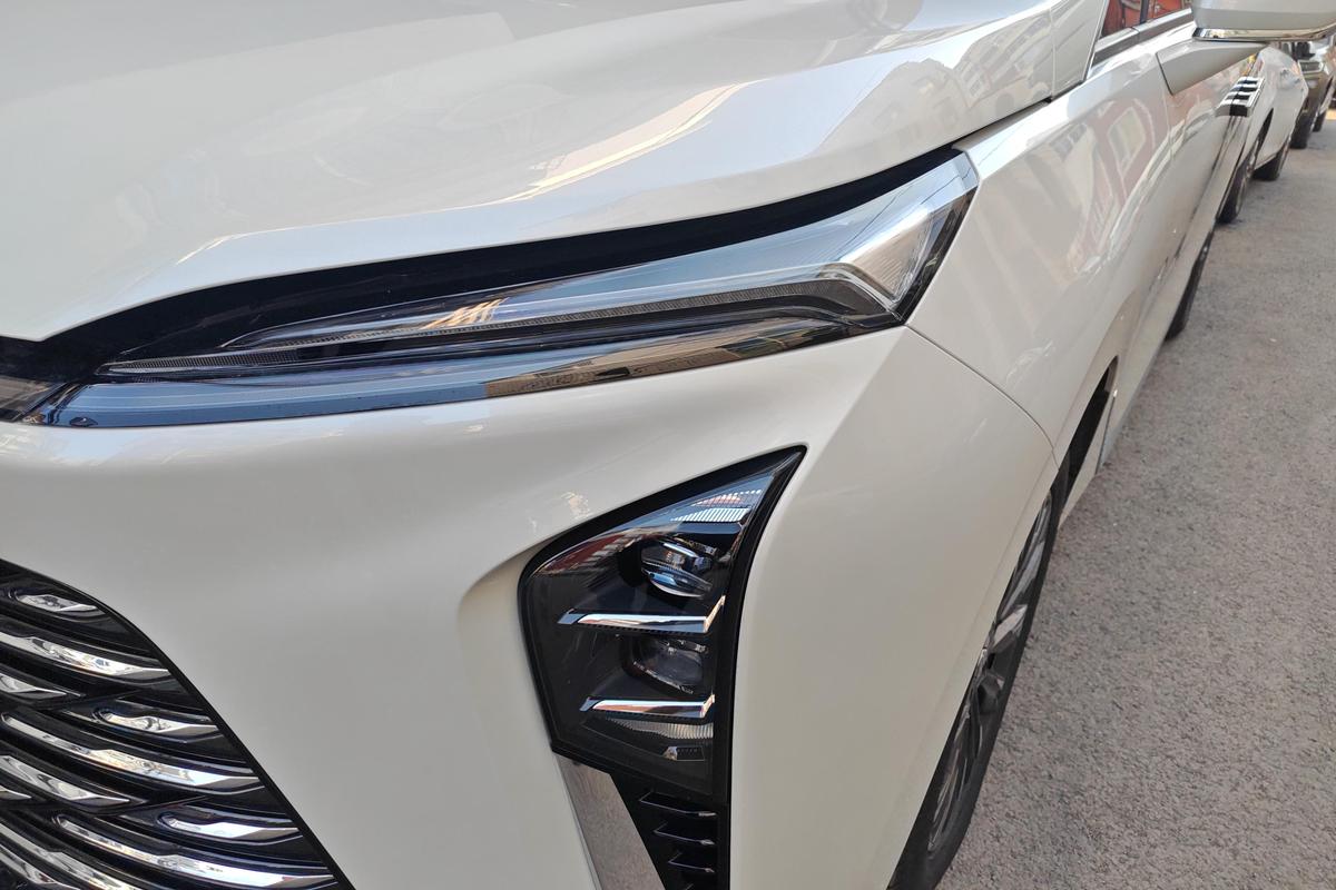 二手别克GL8 2025款 陆尊 2.0T 智享型图片2