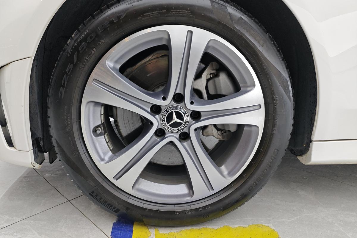 二手奔驰C级 2021款 C 260 L 运动版图片5