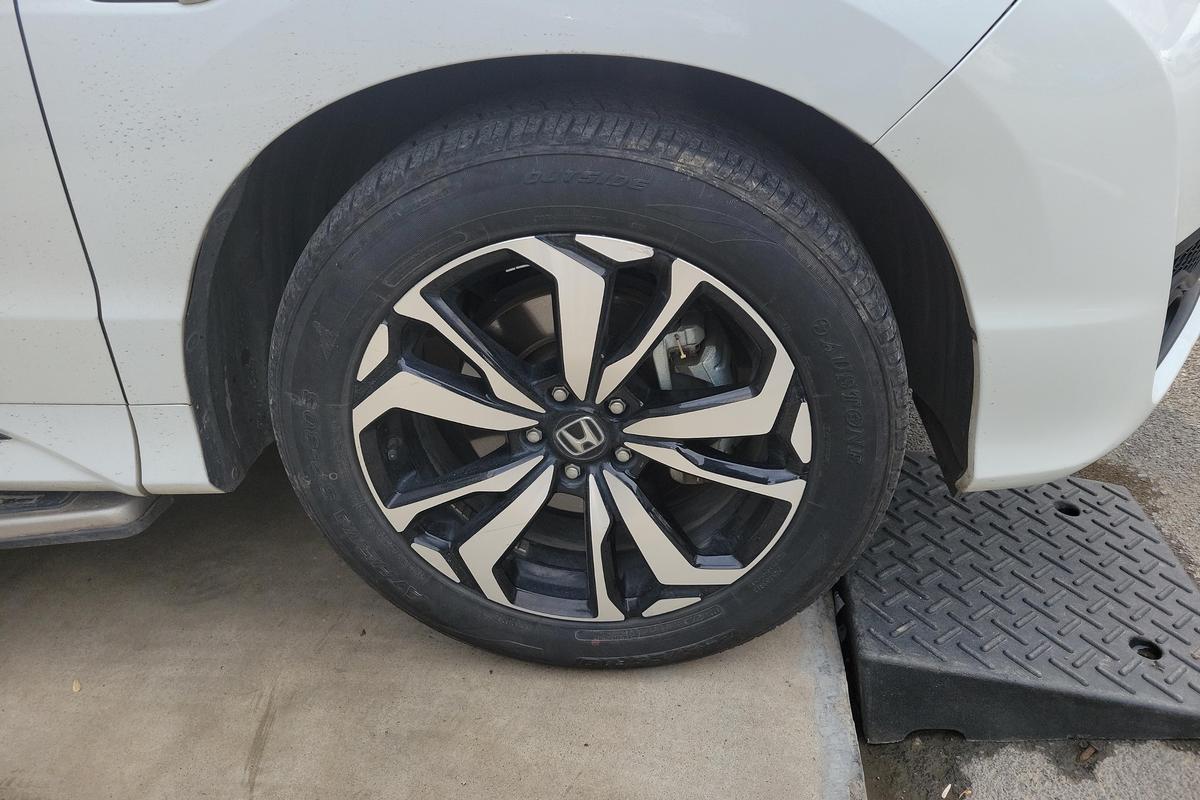 二手本田UR-V 2017款 240TURBO 两驱经典版 国V图片5