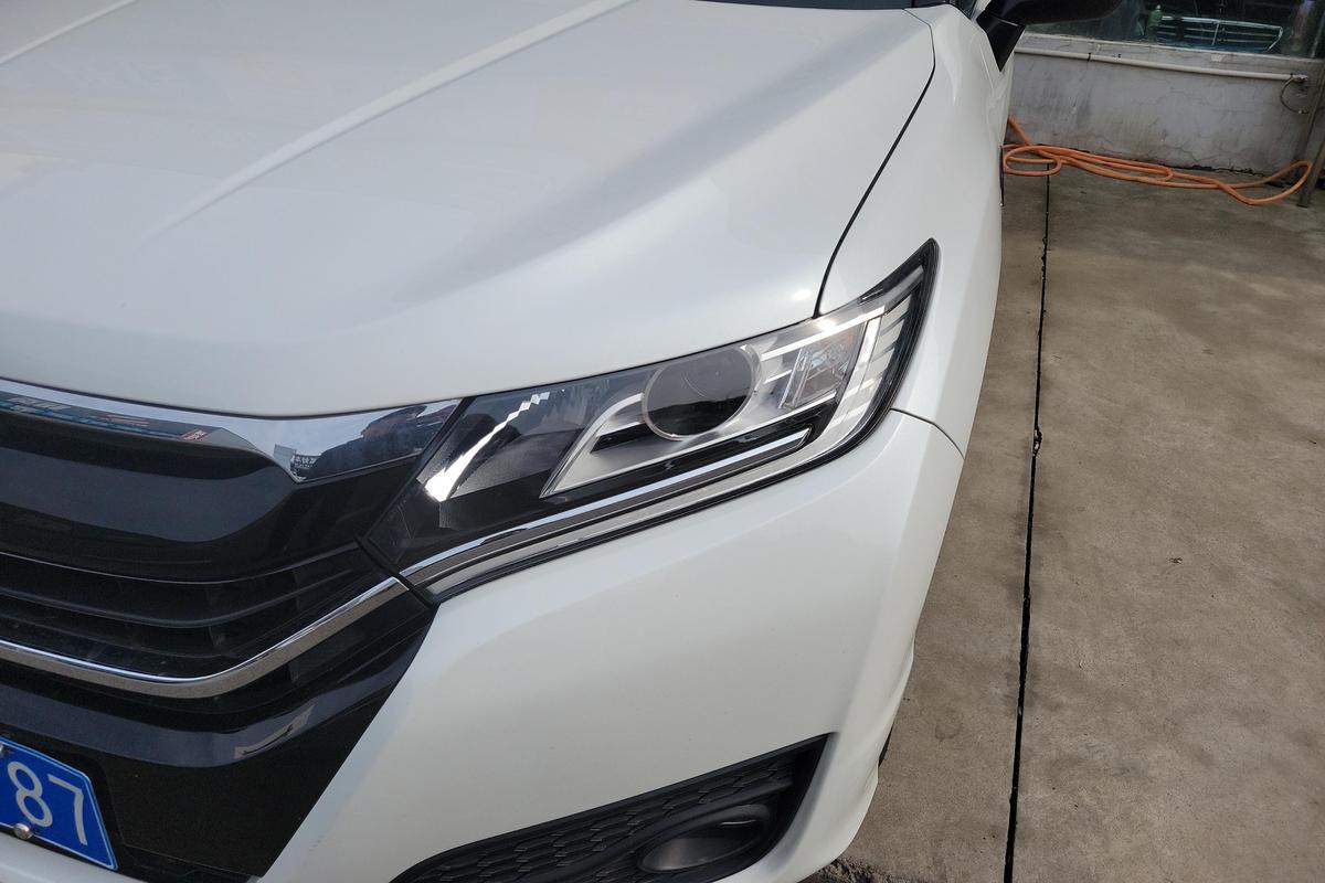 二手本田UR-V 2017款 240TURBO 两驱经典版 国V图片2