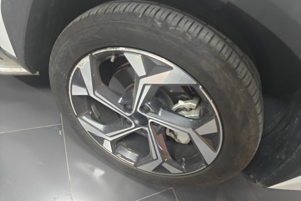 二手博越L 2023款 1.5TD DCT尊贵型图片5