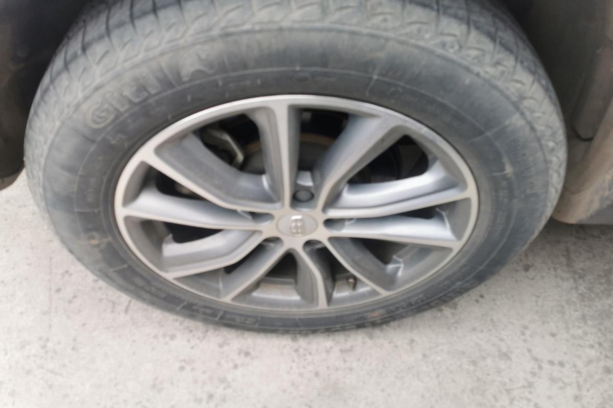 二手博越 2018款 1.8TD 自动两驱智联型4G互联版图片5