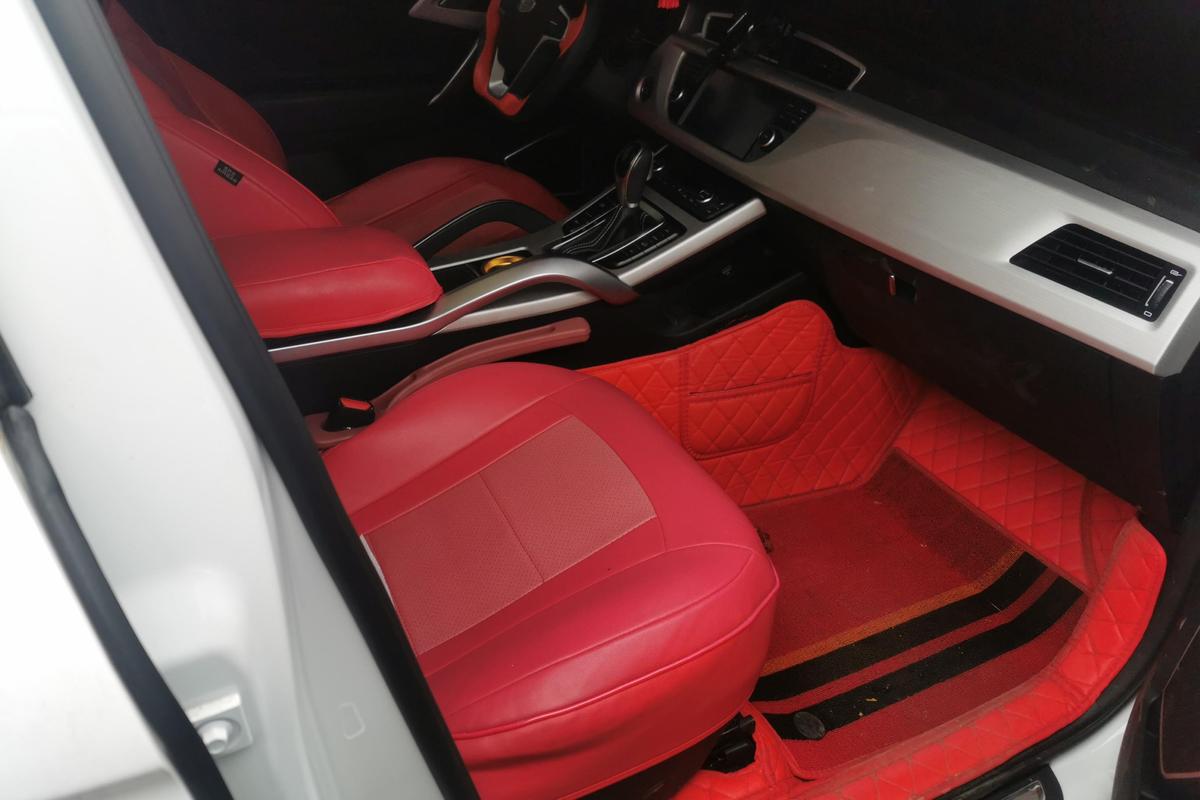 二手博越 2018款 1.8TD 自动两驱智联型4G互联版图片6