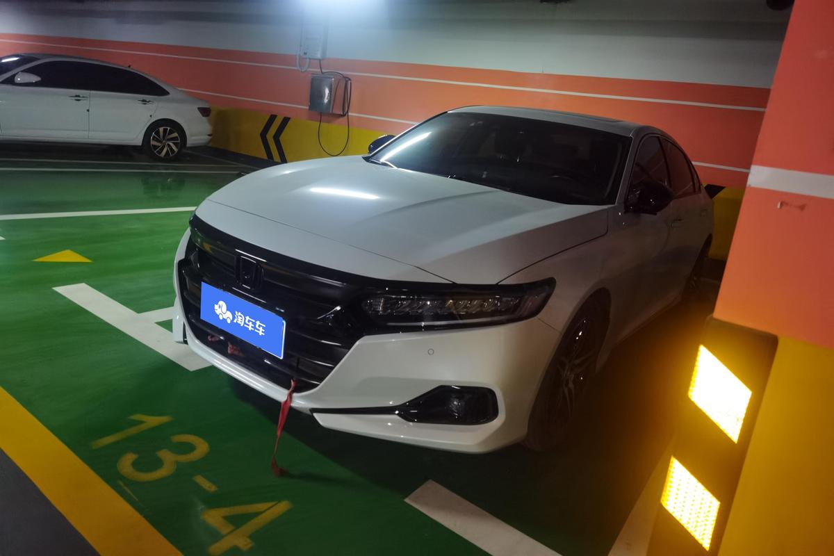 二手雅阁 2022款 260TURBO 幻夜·尊贵版图片1