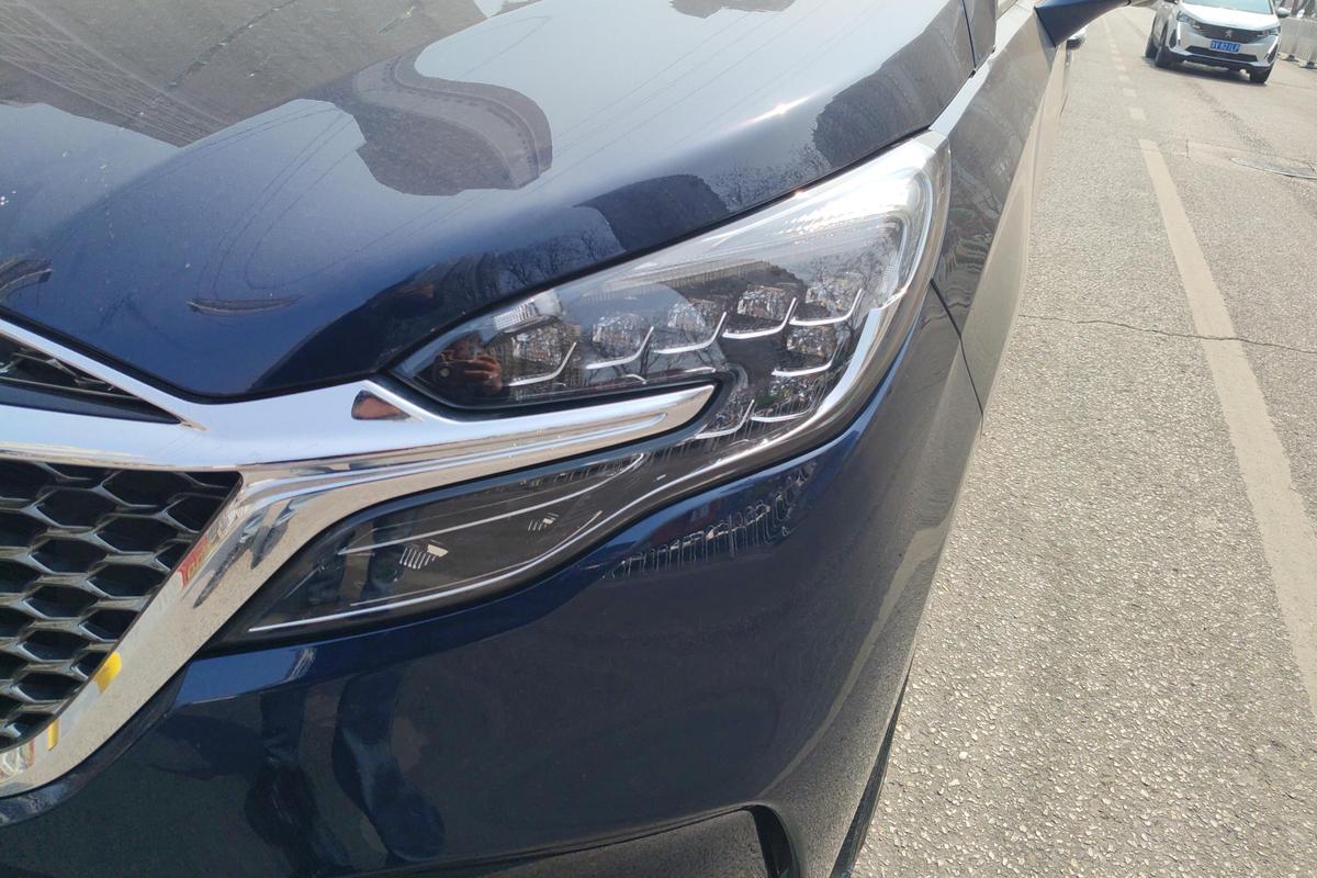 二手别克GL8 2020款 Avenir 四座尊礼版图片2