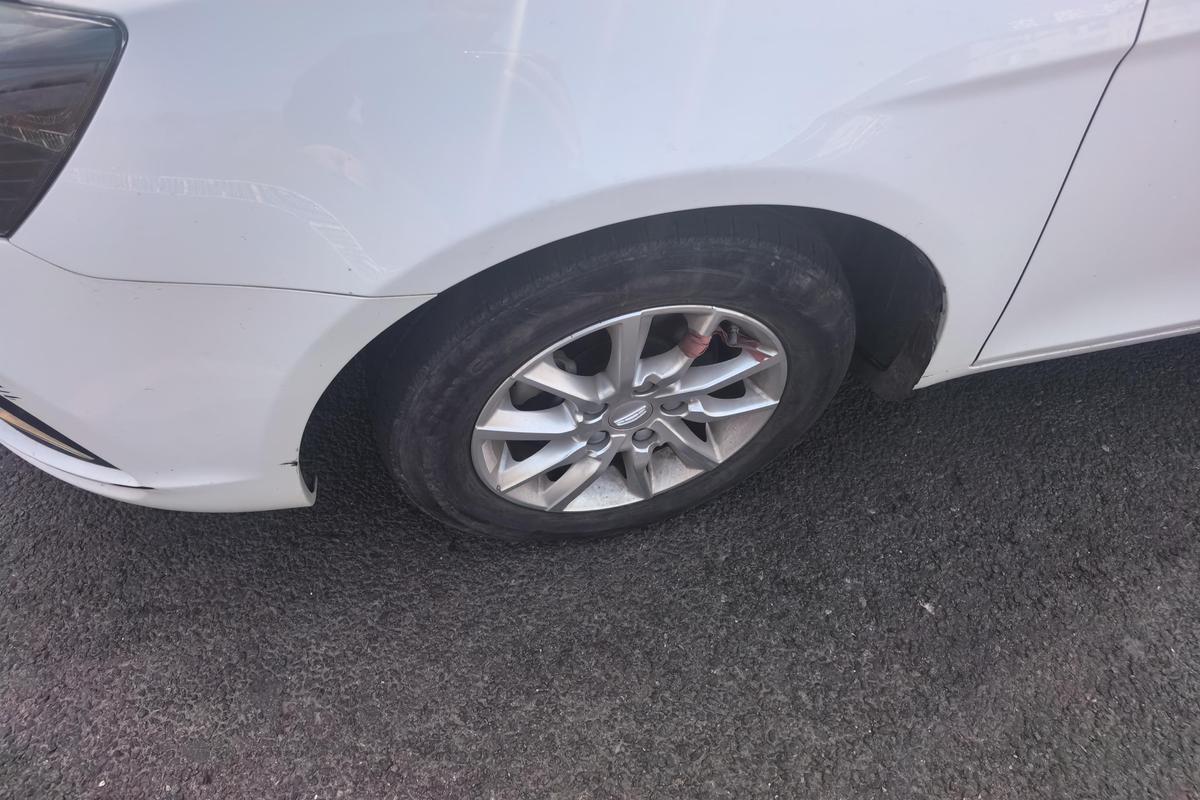 二手帝豪 2020款 1.5L 手动豪华型图片5