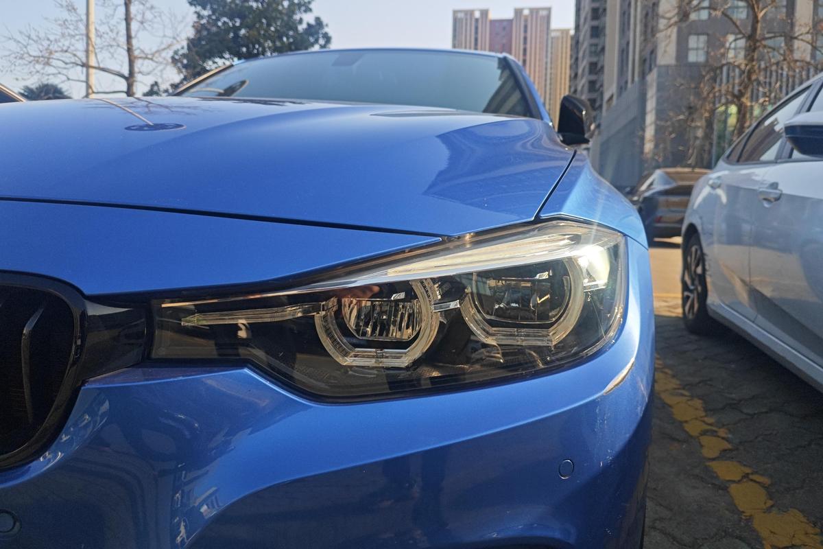 二手宝马3系 2018款 320i M运动曜夜版图片2