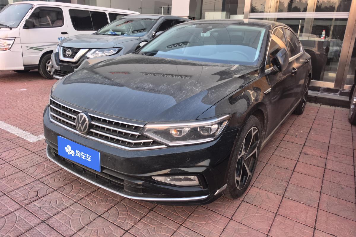 二手迈腾 2024款 200万辆众享款 330TSI DSG豪华型图片1