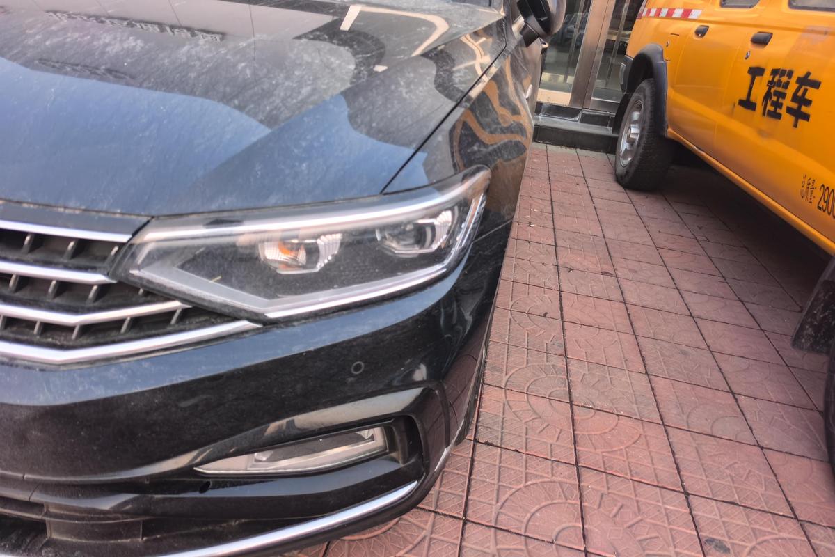 二手迈腾 2024款 200万辆众享款 330TSI DSG豪华型图片2