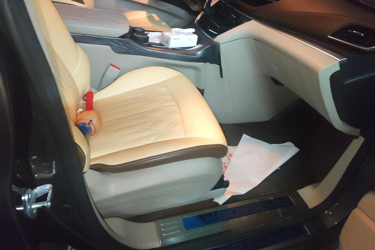 二手别克GL8 2021款 陆上公务舱 652T 舒适型图片6