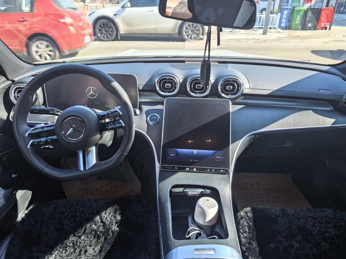 二手奔驰C级 2024款 三次改款 C 260 L 运动版图片4