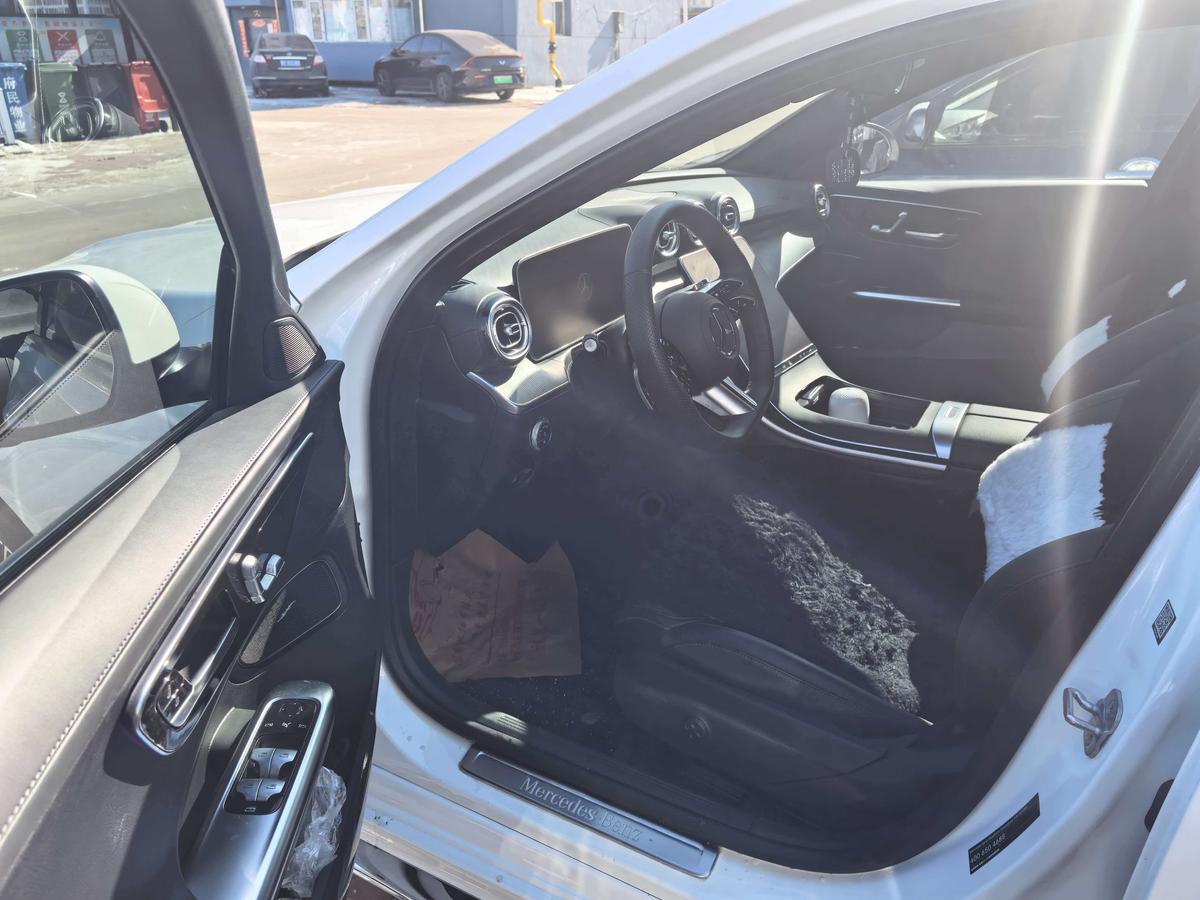 二手奔驰C级 2024款 三次改款 C 260 L 运动版图片2